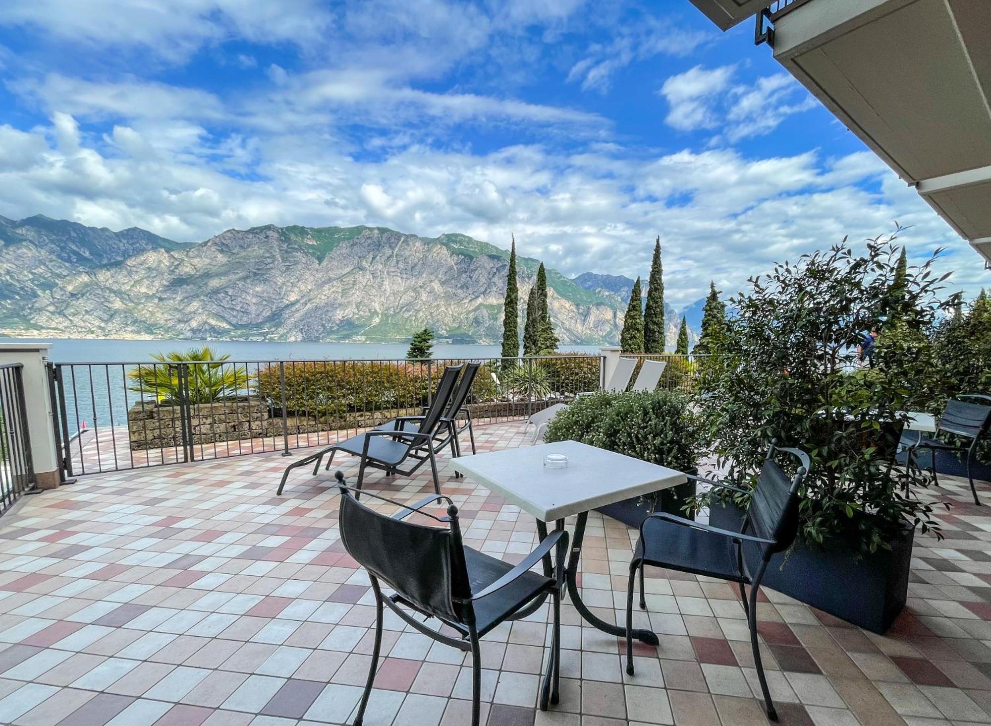 Hotel Oasi Beach Malcesine Extérieur photo