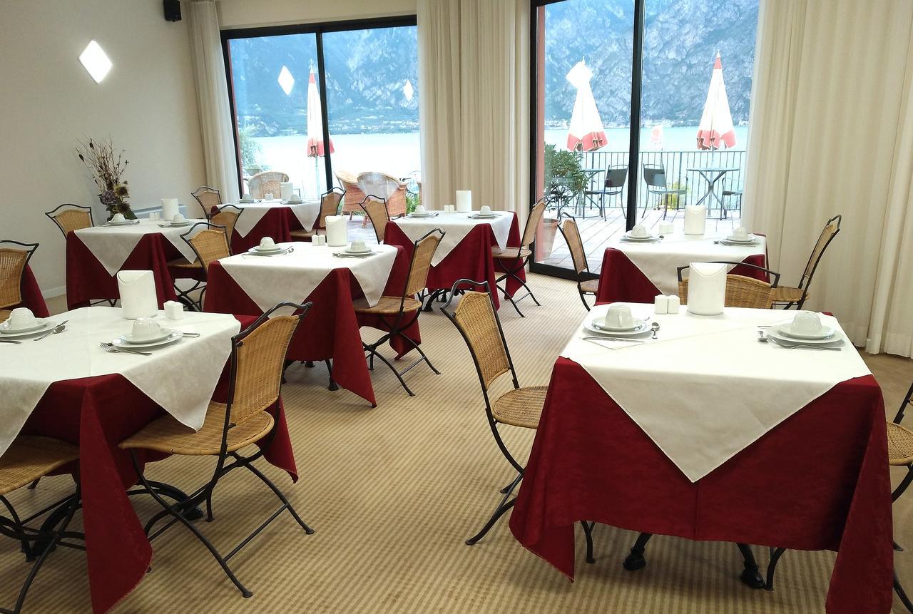 Hotel Oasi Beach Malcesine Extérieur photo