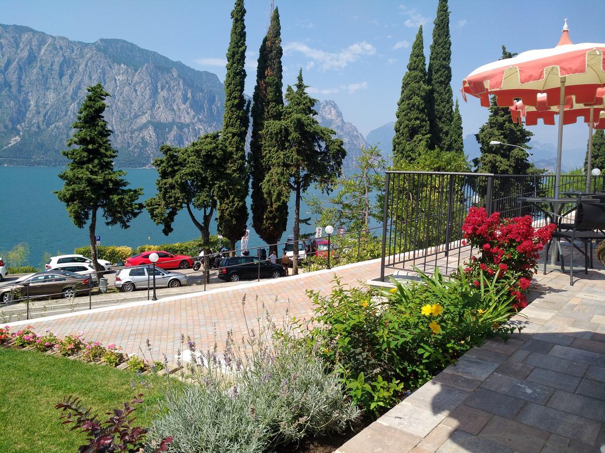 Hotel Oasi Beach Malcesine Extérieur photo