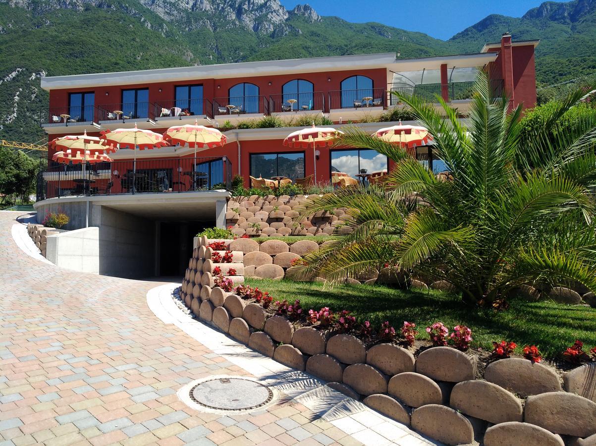 Hotel Oasi Beach Malcesine Extérieur photo