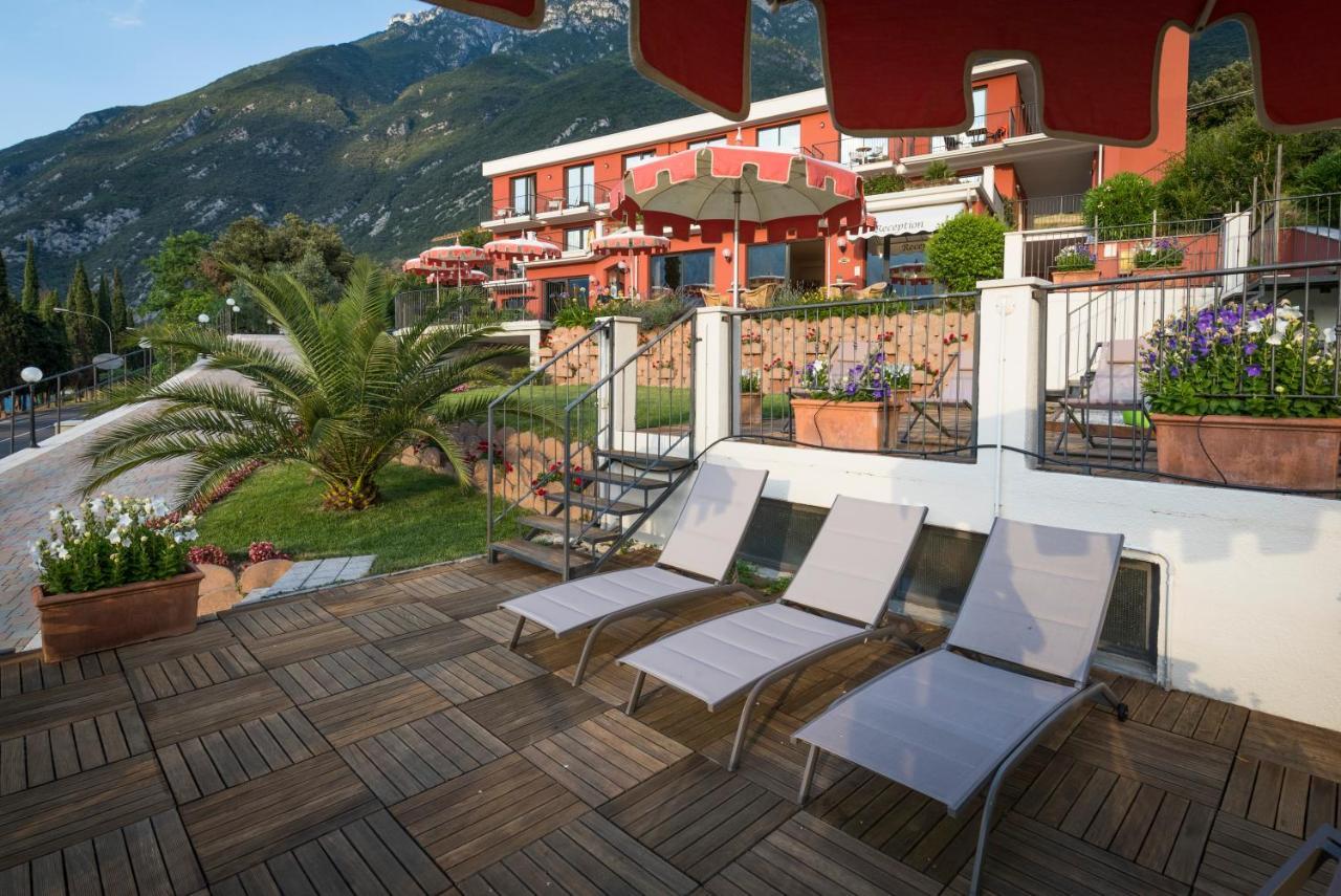 Hotel Oasi Beach Malcesine Extérieur photo