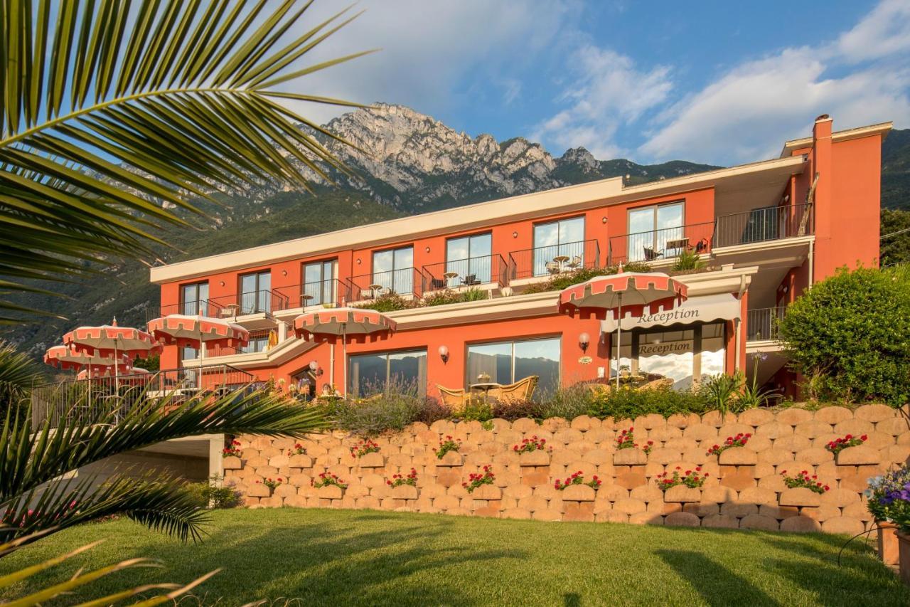 Hotel Oasi Beach Malcesine Extérieur photo